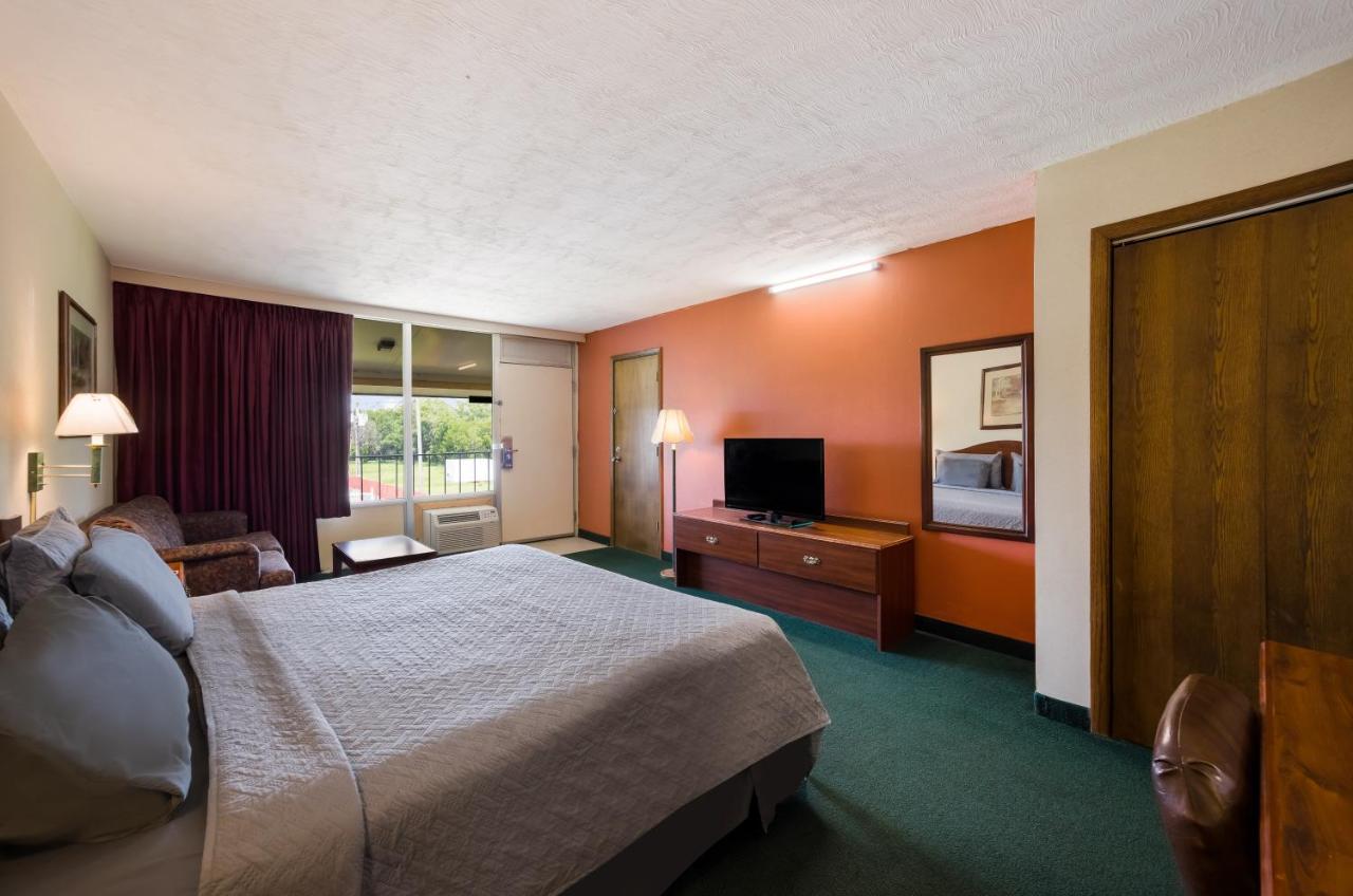 Hotel Travelodge By Wyndham 2*
