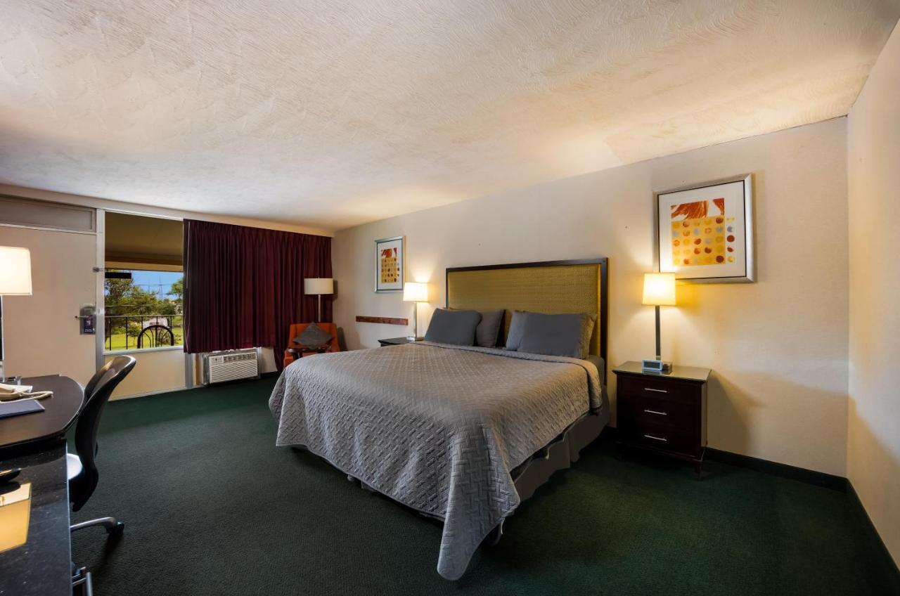 Hotel Travelodge By Wyndham 2*