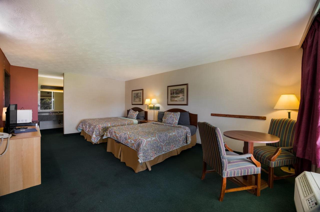Travelodge By Wyndham Hotel 2*