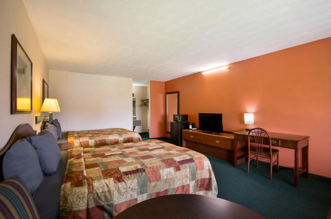 Travelodge By Wyndham Hotel 2*